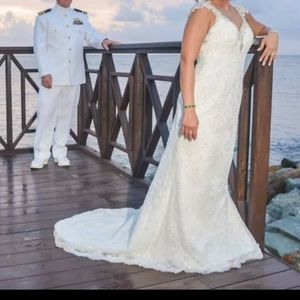 Maggie Sottero Brandy Wedding Dress size 6 & Veil